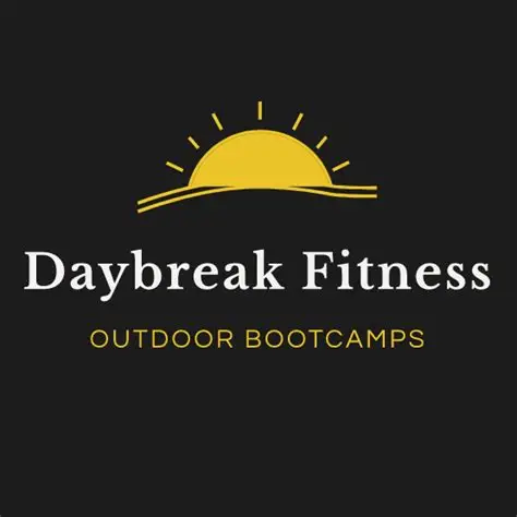Daybreak Fitness logo. Outdoor group fitness instructor in Glebe and Balmain. Outdoor Bootcamps for fitness.